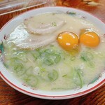 長浜ラーメン 味のまんぷく - ラーメン　(生)たまご　¥700