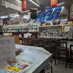 多田屋 - お酒が豊富な店内(2024年4月)