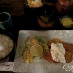 Ko-Hi Resuto Arupen Hausu - 魚フライ定食