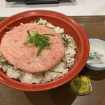 すき家 - まぐろたたき丼　ご飯大盛り　630円(税込)