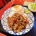 タイ料理 バーン・ニパー - 