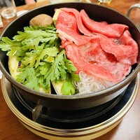 荒井屋 本店 - 名代「牛鍋」<特撰>。本日は仙台牛。