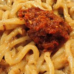 まぜ麺マホロバ - 辛味調味料　オン！