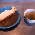 津な軽食堂 かっちゃ - りんごにんにくカレー