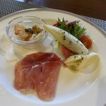 242435144 - オードブルバリエです。（2024年4月）