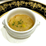 スターゲイト - ジャガイモのパリ風ポタージュ　グリエールのトーストを浮かべて