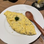 地下だけど入ったら雰囲気が良くて料理人がしっかり食事を作ってお酒もたくさんあって楽しいお店。ごんべえ - 