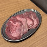 焼肉一心たん助 旦 - 