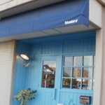 Bluebird - 青いお店です