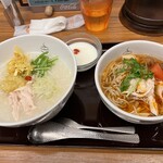 おかゆと麺のお店　粥餐庁 - 生姜とゆで鶏のおかゆ、ハーフ酸辣湯麺のセット1230円