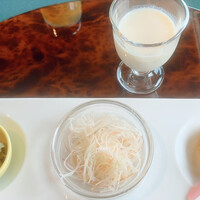 ゆば泉 宝ヶ池店 - 上　ゆはのすり流し　　下　季節の前菜盛合わせ