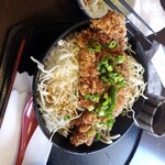 ３びきのこぶた - ネギがたっぷりかかって美味しそう〰️‼️