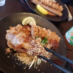 ３びきのこぶた - ゴマとソースでいただきます～！