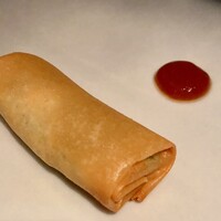 広東料理 センス - シラスと大葉の春巻き、プラムソースを添えて