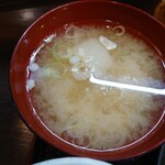 Tonkatsu Tonkichi - 白味噌で大根　ねぎ　豚肉　豆腐など