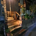 ロカンダきだや - 足元を照らしてくれるロウソクの優しい灯り