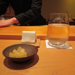 鮨 さかい - 握りに入ります