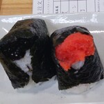 おにぎりとお味噌汁 八米 - 海苔佃煮おむすび350円 と 明太子おむすび400円 ※上から (2024.04.12)