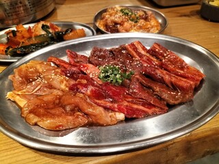 ホルモン焼肉 肉乃家 - 