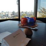 HILLTOP RESORT FUKUOKA - パンとヨーグルト用の蜂蜜、ジャム、バター、グラノーラ。