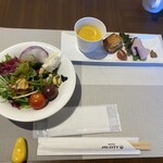 Cafe　Contrail - 前菜とハーフビュッフェのサラダ