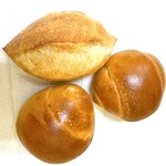 馬込 ブーランブーラン - 画像1️⃣ プチパン　100円　丸パン２つで160円