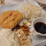 おでんと肴 清水 - えびカツ　食べて量が減ってます