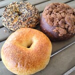 frances bakehouse - エブリシング＄2.5，チョコレート＆オレンジ＄5.5，プレーン＄2.5