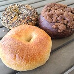 frances bakehouse - エブリシング＄2.5，チョコレート＆オレンジ＄5.5，プレーン＄2.5