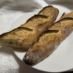 Boulangerie Piece - 料理写真:バゲット