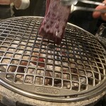 焼肉ホルモン 風土. - 新鮮レバーの炙りネギ塩
      ＊知床牛の捌き立てのレバーをサッとあぶり、特製のネギ塩ソースで