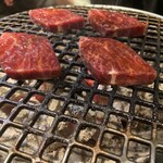 焼肉ホルモン 風土. - 赤肉盛り合わせ
      ＊ミスジ、カイノミ、肩ロースカブリ、USプライムハラミ、和牛サガリ