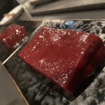 焼肉ホルモン 風土. - 新鮮レバーの炙りネギ塩
      ＊知床牛の捌き立てのレバーをサッとあぶり、特製のネギ塩ソースで