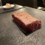 焼肉ホルモン 風土. - 新鮮レバーの炙りネギ塩
      ＊知床牛の捌き立てのレバーをサッとあぶり、特製のネギ塩ソースで