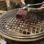 焼肉ホルモン 風土. - 新鮮レバーの炙りネギ塩
      ＊知床牛の捌き立てのレバーをサッとあぶり、特製のネギ塩ソースで