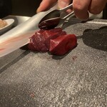 焼肉ホルモン 風土. - 新鮮レバーの炙りネギ塩
      ＊知床牛の捌き立てのレバーをサッとあぶり、特製のネギ塩ソースで