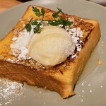 Toaster Bread Cafe&Champagne Bar - 