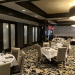 242468452 - 内部。普通にゴージャスなレストラン。