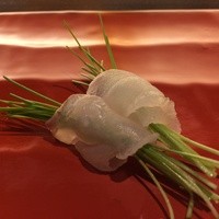 松栄 六本木店 - 平目の芽葱巻き　ポン酢でいただきます