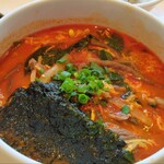 焼肉トラジ - 名物ユッケジャン麺1200円（税込）