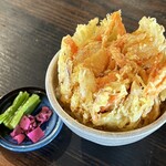 Kosaku - かき揚げ丼セットのかき揚げと漬物
