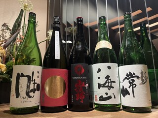 HITO MASU - 本日のおすすめの日本酒は冷酒にて提供！他は冷や(常温)での提供となります♪当店の日本酒は、冷やでも冷酒でもお楽しみいただけるものを用意致しております！