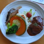 神岡HANA - ハナ・ランチ　ハンバーグ　白糸鱈の煮付　野菜サラダ　1000円