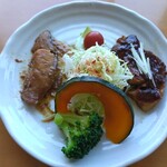神岡HANA - ハナ・ランチ　四元豚肩ロースやわらか煮　白糸鱈の煮付　野菜サラダ　1000円