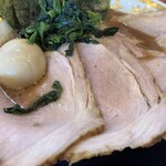 Yokohama Ie Keira-Men Ura Daikiya - 燻製チャーシュー麺