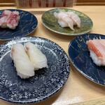 寿司本家 - 向こう右　こち