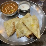 インド定食 ターリー屋 - バターチキン&チーズナンセット　1,130円