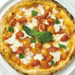 ナポリの下町食堂 - 自慢のナポリピッツァ　マルゲリータ