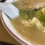 江ちゃんラーメン - ニンニククラッシュは１個✌︎('ω')✌︎
