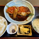 下田海鮮やまや  - 金目鯛煮付け定食（1,870円税込）